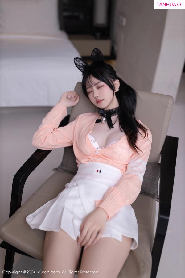   [XiuRen]高清写真图 2024.02.23 No.8138 幼幼 性感美腿第24张图片